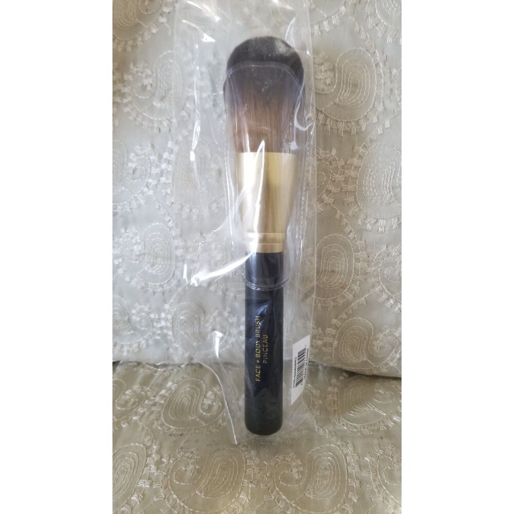 The Laura Geller Face + Body Brush